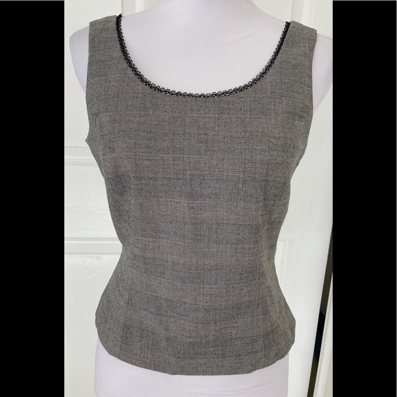 Tahari Tops - Tahari Sleeveless Top - Size 6 Petite